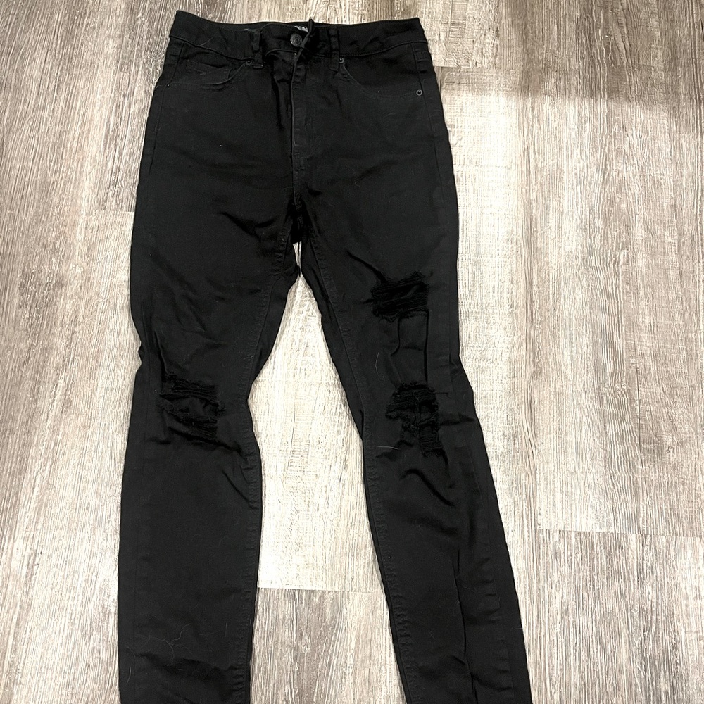 Wild Fable Woman’s distressed black skinny jeans